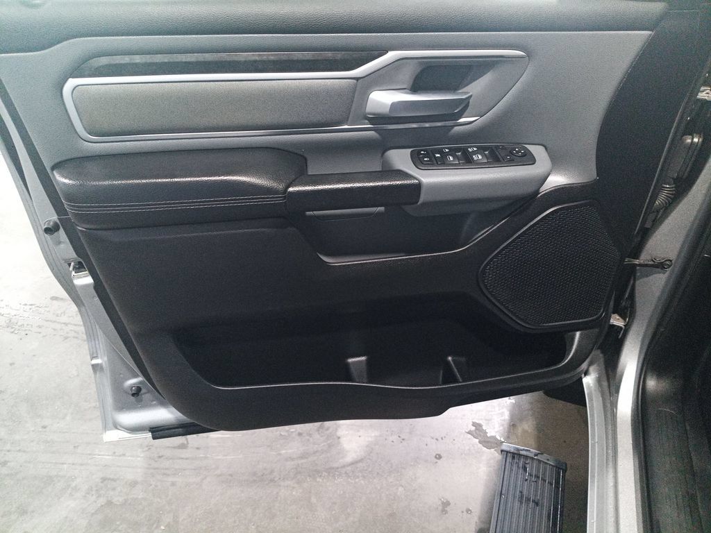Used 2022 RAM 1500 Big Horn AWD/4WD image 12