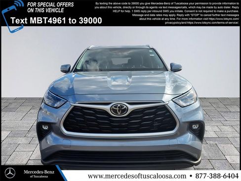 Used 2022 Toyota Highlander XLE image 2