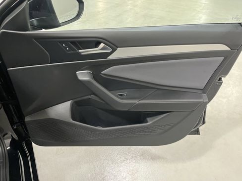 New 2026 Volkswagen Jetta SE FWD image 38