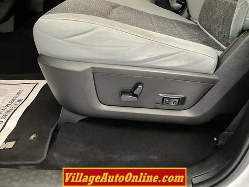 Used 2019 RAM 1500 Big Horn AWD/4WD image 15