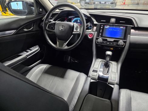 Used 2016 Honda Civic Touring image 19
