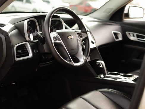 Used 2015 Chevrolet Equinox LT w/ Chrome Appearance Package image 9