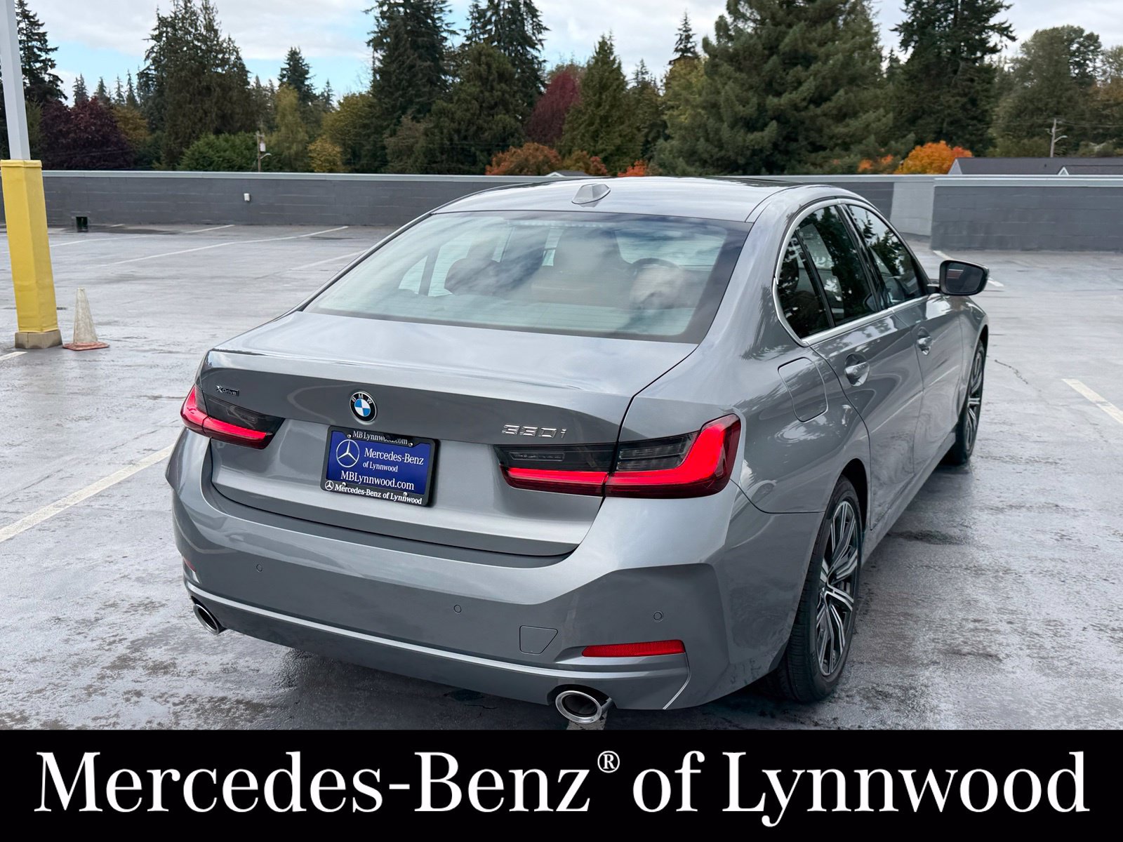 Used 2025 BMW 330i xDrive Sedan AWD/4WD image 6