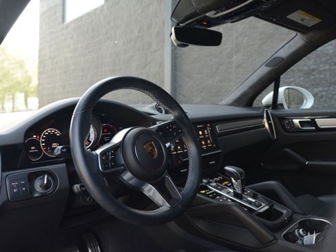 Certified 2022 Porsche Cayenne GTS image 4