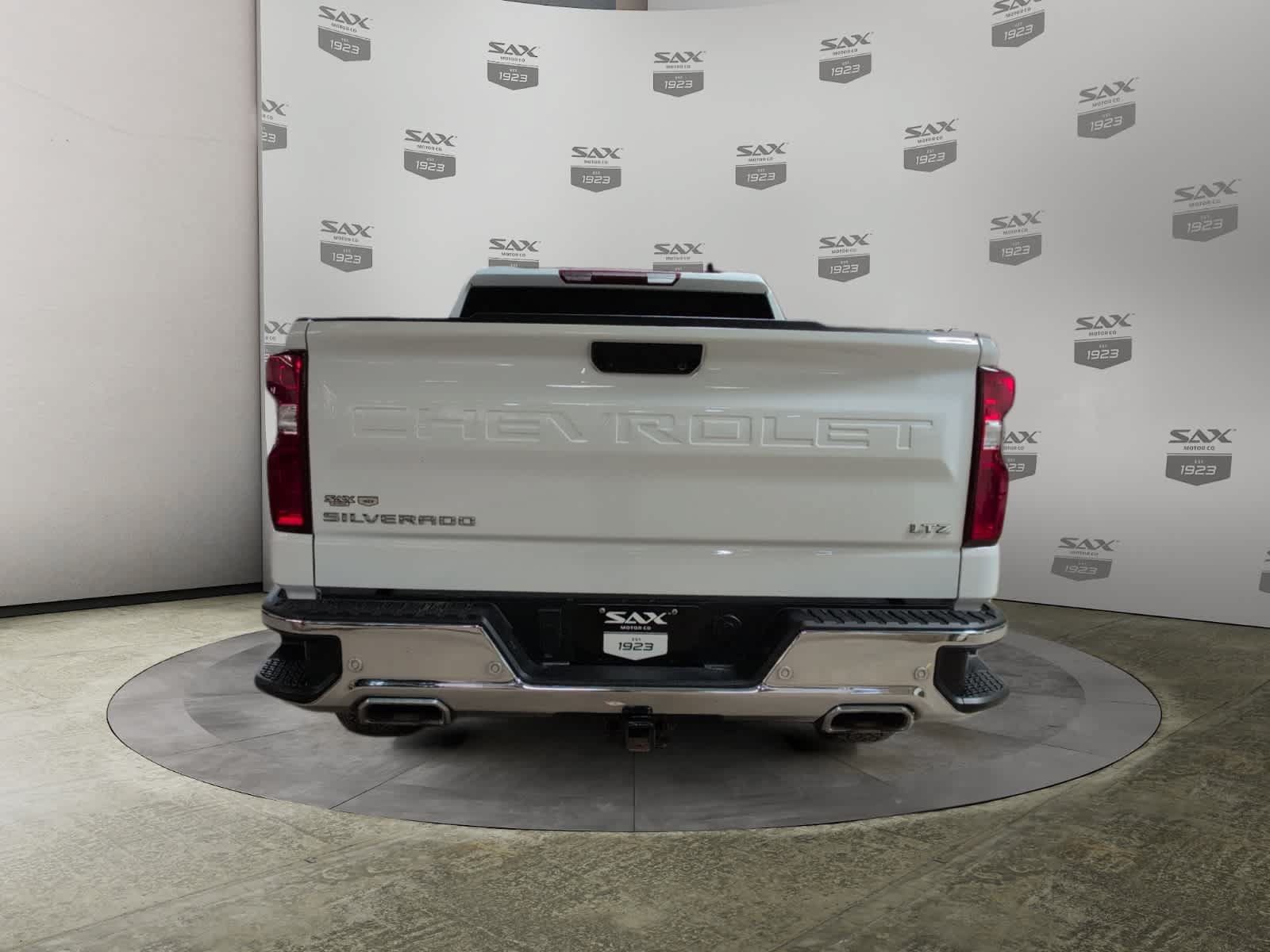 Used 2024 Chevrolet Silverado 1500 LTZ AWD/4WD image 4