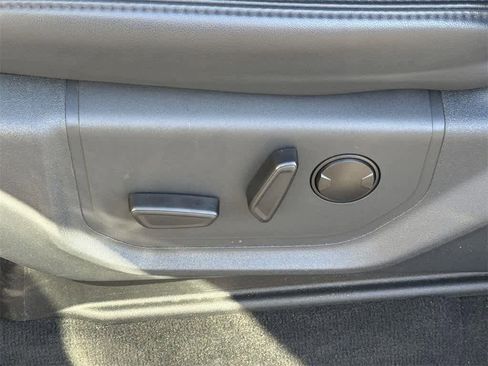 Used 2024 Ford Expedition XLT image 26