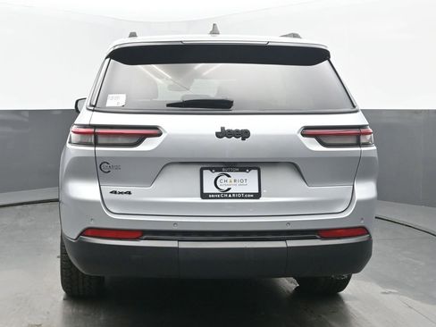 Used 2024 Jeep Grand Cherokee L Laredo AWD/4WD image 5
