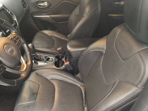 Used 2020 Jeep Cherokee Limited image 17