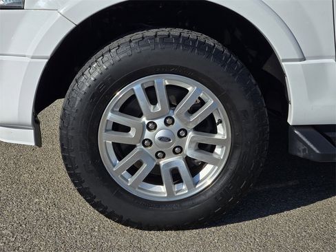 Used 2013 Ford Expedition EL XLT w/ Leather Seating Pkg image 11