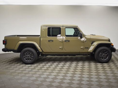 New 2026 Jeep Gladiator Sport image 4