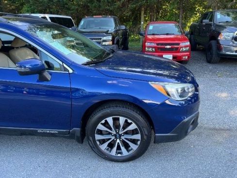 Used 2017 Subaru Outback 2.5i Limited AWD/4WD image 4