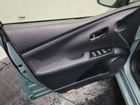 Used 2016 Toyota Prius Two image 13