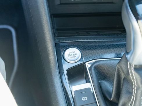 New 2026 Volkswagen Taos SE FWD image 23
