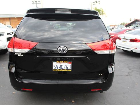Used 2012 Toyota Sienna LE image 6