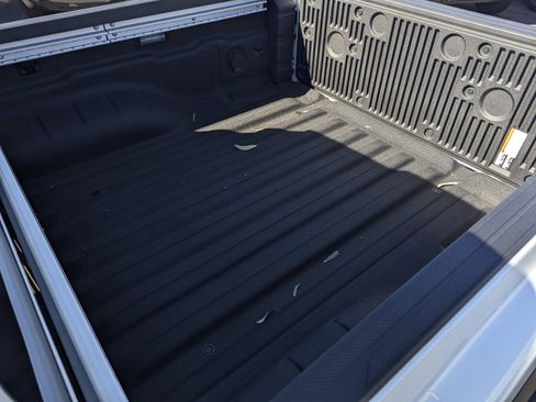 New 2026 Nissan Frontier Pro-X w/ Pro-X Convenience Package RWD image 9