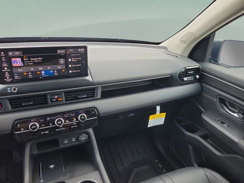 New 2026 Honda Pilot Touring image 17