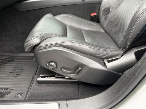 Used 2022 Volvo XC60 B6 Inscription w/ Advanced Package image 12