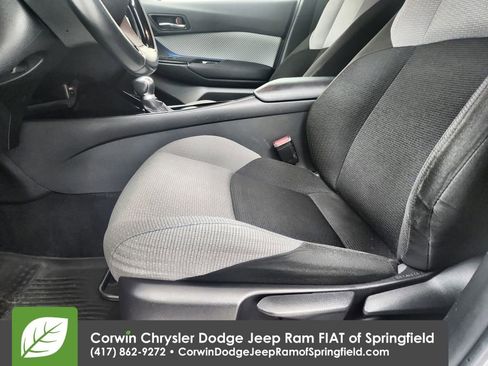 Used 2019 Toyota C-HR XLE FWD image 19