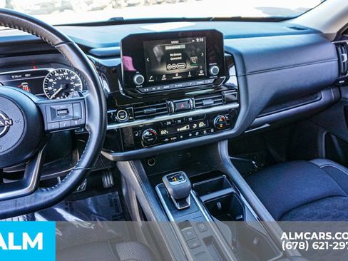 Used 2024 Nissan Pathfinder SV image 34