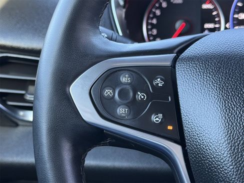 Used 2023 Chevrolet Traverse Premier image 13