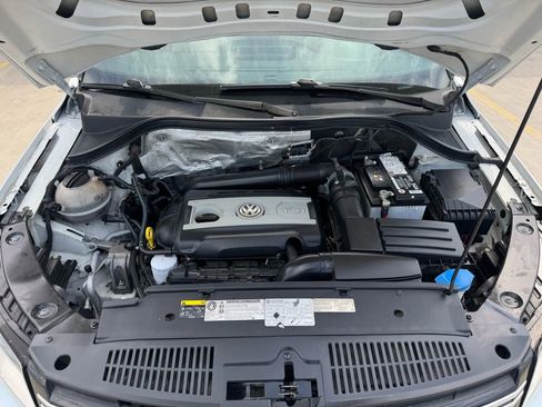 Used 2016 Volkswagen Tiguan S image 16