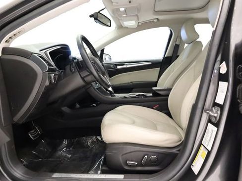 Used 2015 Ford Fusion Titanium FWD image 11