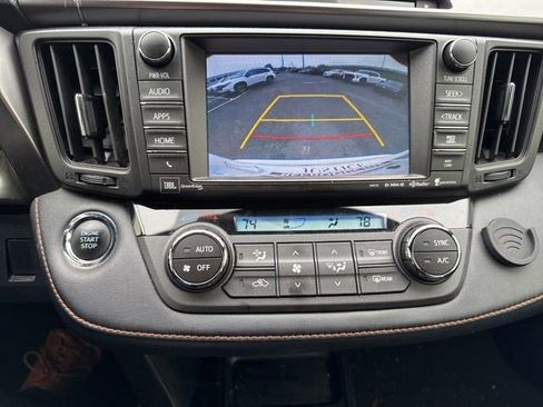 Used 2016 Toyota RAV4 SE FWD image 3