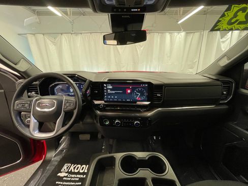 Used 2023 GMC Sierra 1500 Elevation image 13