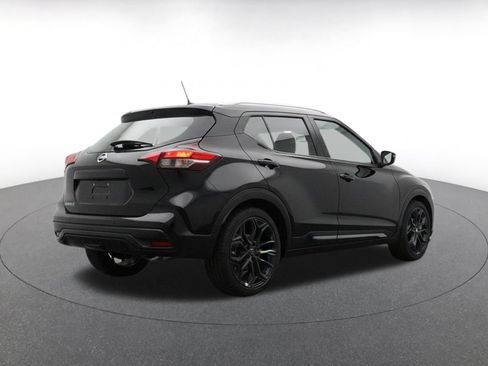 Used 2026 Nissan Kicks SR FWD image 10