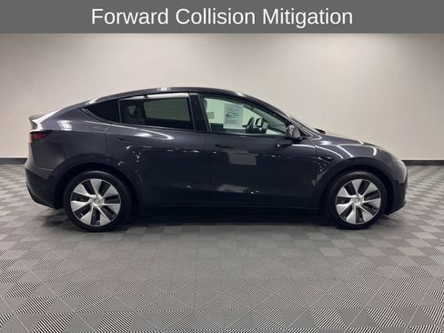 Used 2024 Tesla Model Y Long Range AWD/4WD image 4