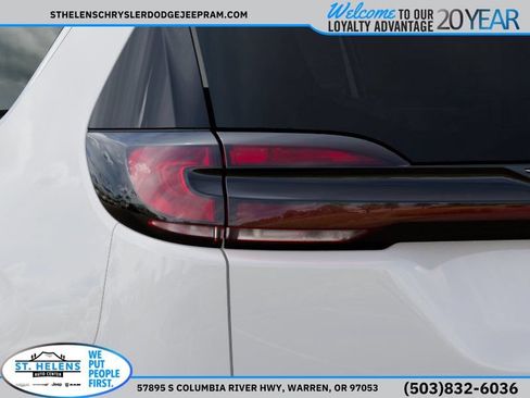 New 2027 Chrysler Pacifica Select FWD image 12