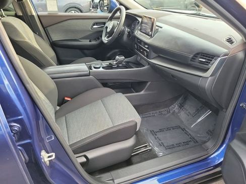 Used 2023 Nissan Rogue SV image 17