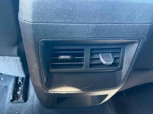 Used 2024 Chevrolet Colorado Trail Boss w/ Technology Package AWD/4WD image 18