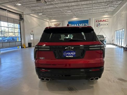 Used 2024 Chevrolet Traverse RS image 7