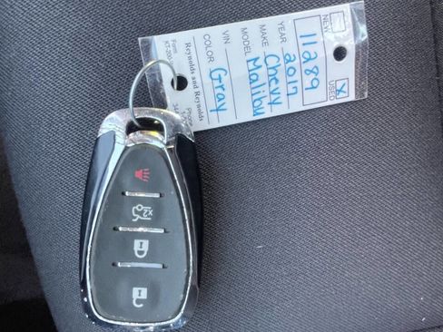 Used 2017 Chevrolet Malibu LT image 24