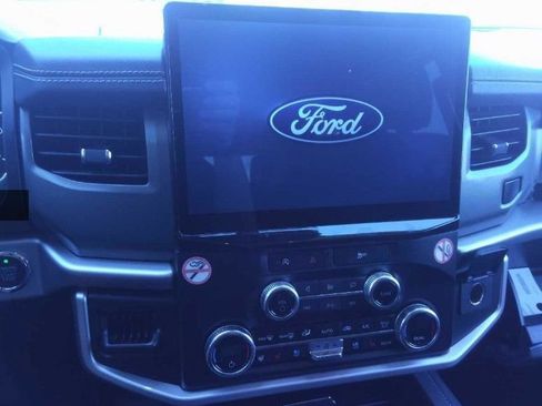 Used 2024 Ford Expedition Max XLT RWD image 8