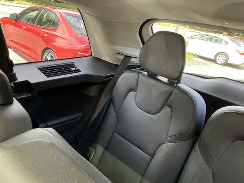 Used 2016 Volvo XC90 T6 Momentum AWD/4WD image 16