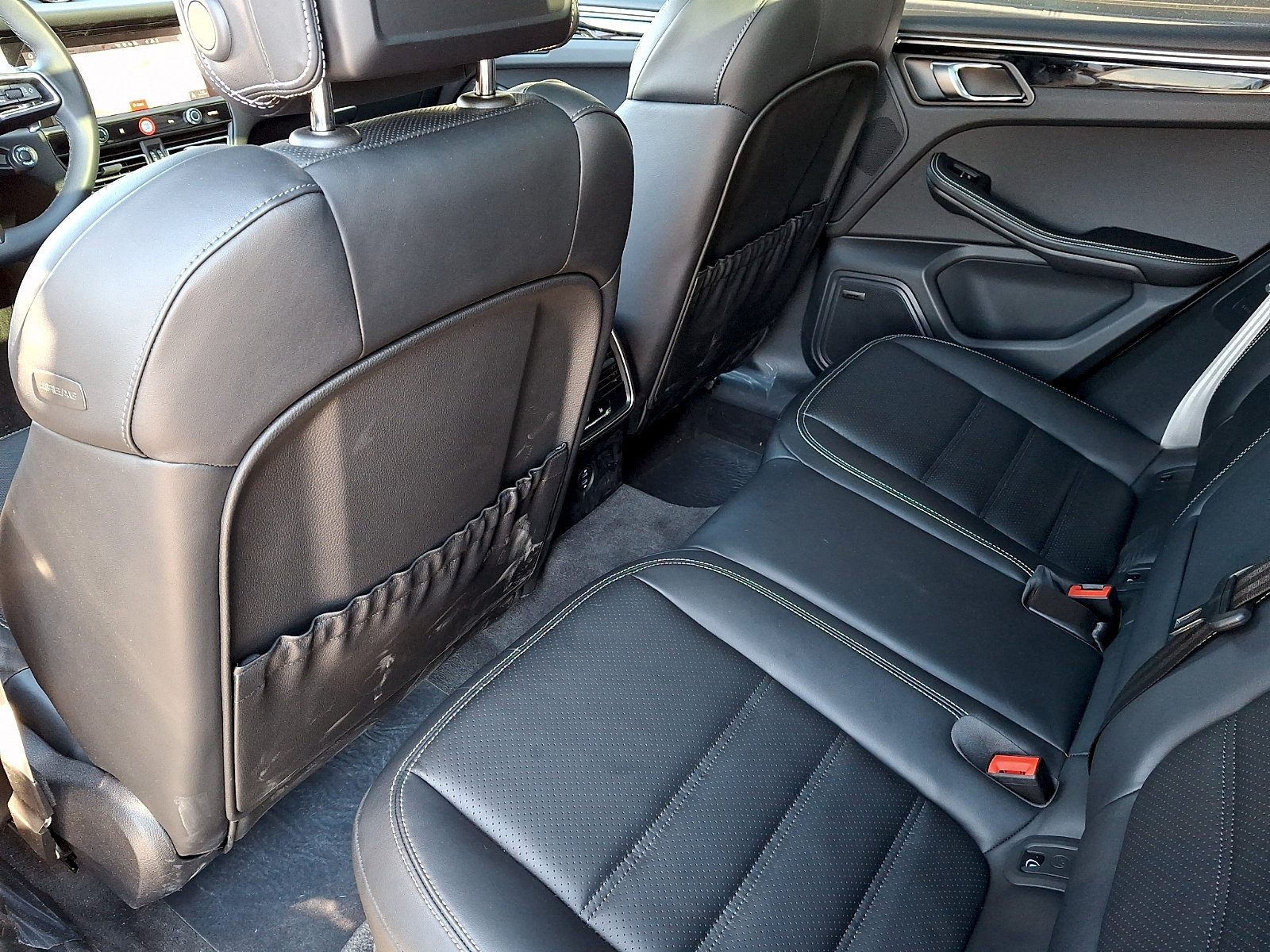 Certified 2025 Porsche Macan AWD/4WD image 12