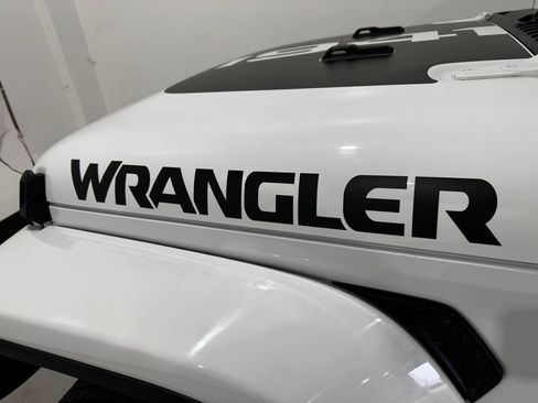 Used 2020 Jeep Wrangler Unlimited Sahara w/ Dual Top Group AWD/4WD image 29