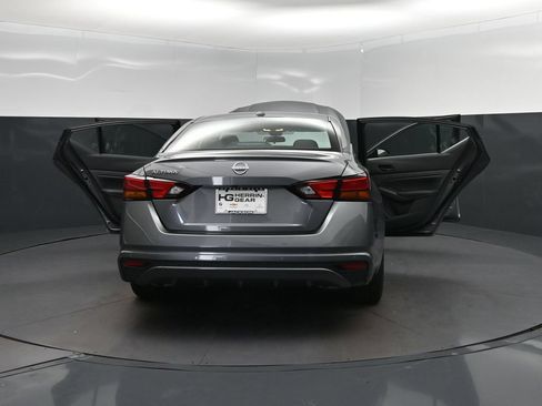 Used 2025 Nissan Altima 2.5 S FWD image 51