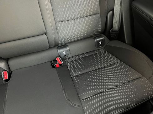 Used 2025 Chevrolet Equinox LT image 37