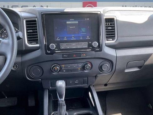 Used 2024 Nissan Frontier SV w/ Technology Package RWD image 10