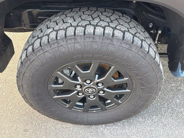 Used 2026 Toyota 4Runner SR5 AWD/4WD image 14