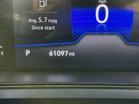 Used 2023 Volkswagen Taos SE w/ Panoramic Sunroof Package AWD/4WD image 17