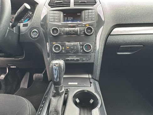 Used 2018 Ford Explorer XLT AWD/4WD image 21