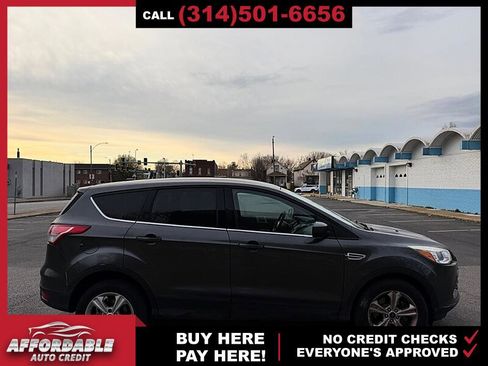 Used 2015 Ford Escape SE image 6