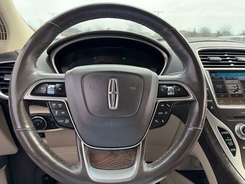 Used 2019 Lincoln Nautilus Reserve w/ Drivers Assistance Package image 22