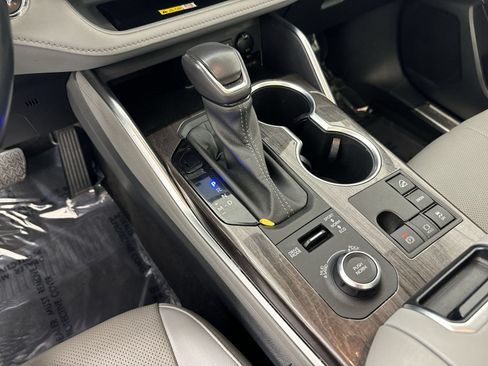 Used 2023 Toyota Highlander Platinum AWD/4WD image 16