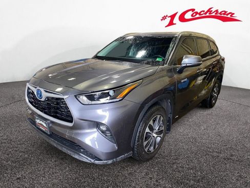 Used 2021 Toyota Highlander XLE image 29