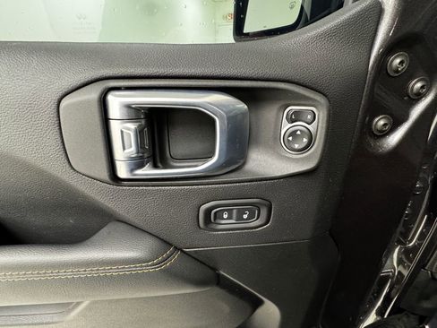 Used 2021 Jeep Wrangler Unlimited Sahara image 27